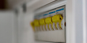 Выбило автоматы и не включаются обратно